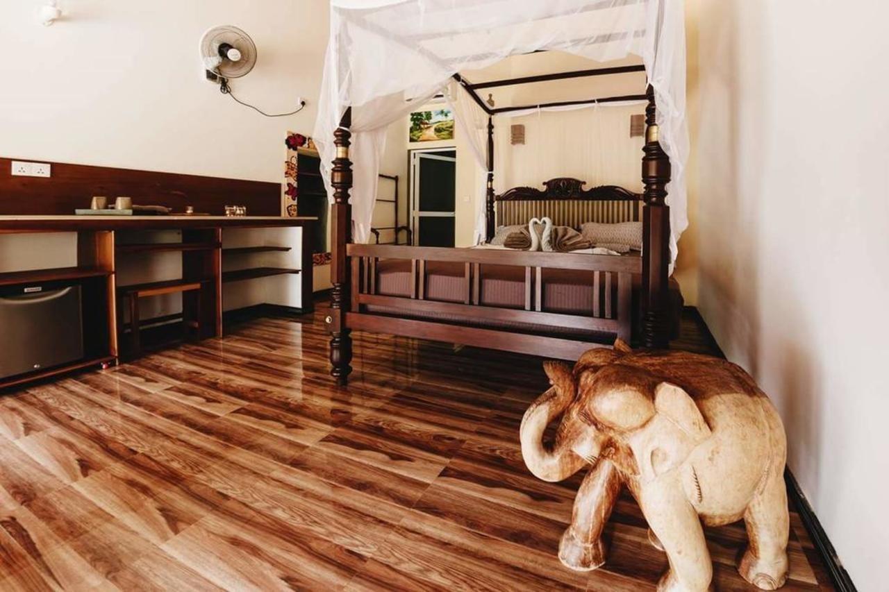 Thambili Cabanas Хиккадува Экстерьер фото