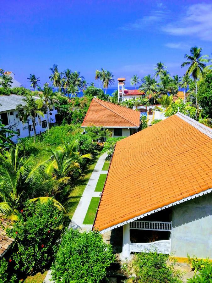 Thambili Cabanas Хиккадува Экстерьер фото